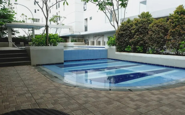 Comfy And Homey 2Br At Bassura City Apartment