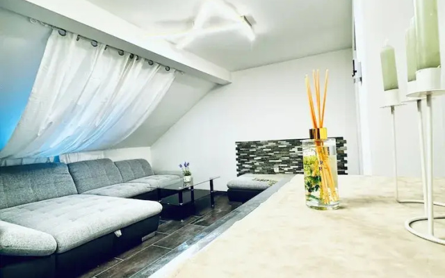 2BR 1LR Apartment for 5 Peaceful Stay