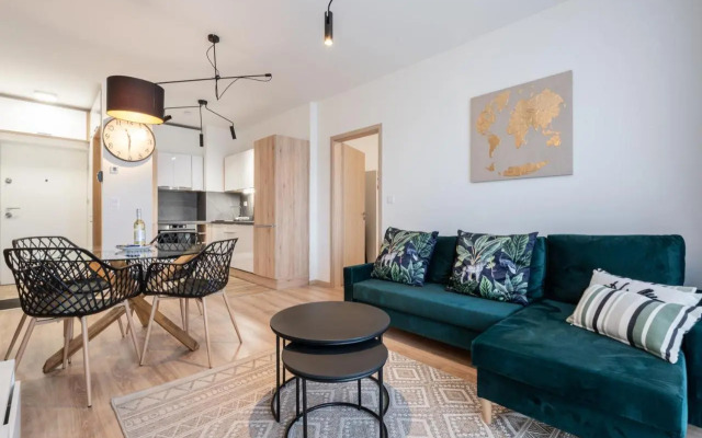 WestSide River Apartment