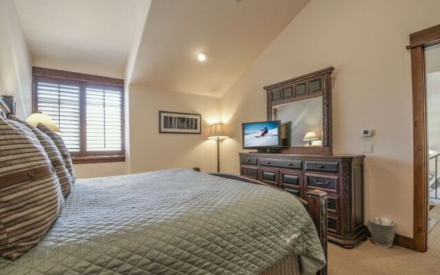 Keystone Sanctuary 248 by SummitCove Vacation Lodging