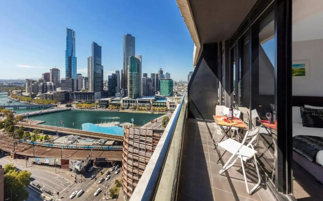 Aura on Flinders Serviced Apartments
