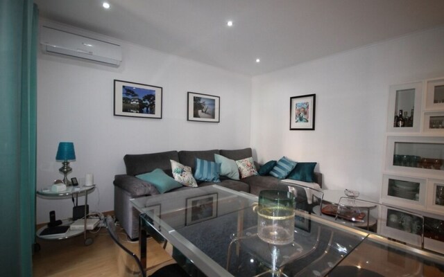 35 Penha de Franca Apartment