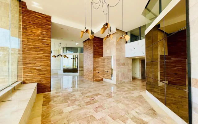 Royal Aparatment on the Sea , Blvd Nitza 34