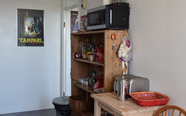 2 Bedroom Apartment Near Central London