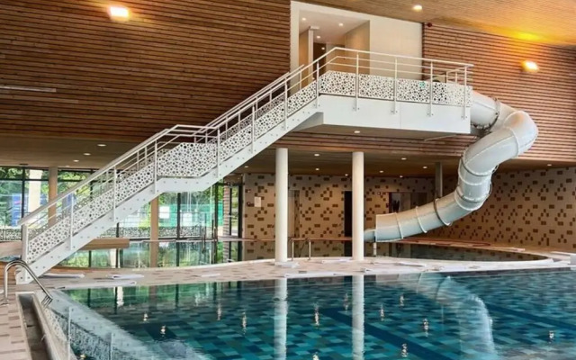 Waterside Luxury Sky Pad