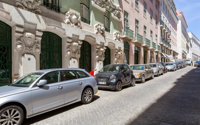 Spacious 1 Bedroom Apartment Near Baixa