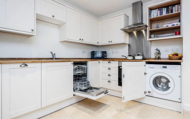 Real - Queens Serviced Apartments