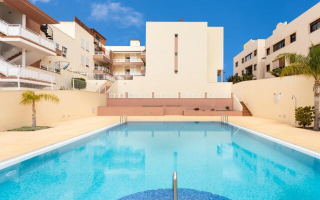 Home2Book Beautiful Duplex Parque La Reina + Wifi