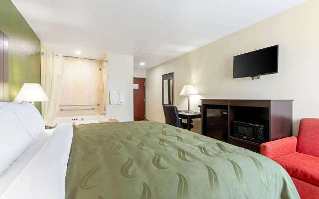 Econo Lodge Inn & Suites