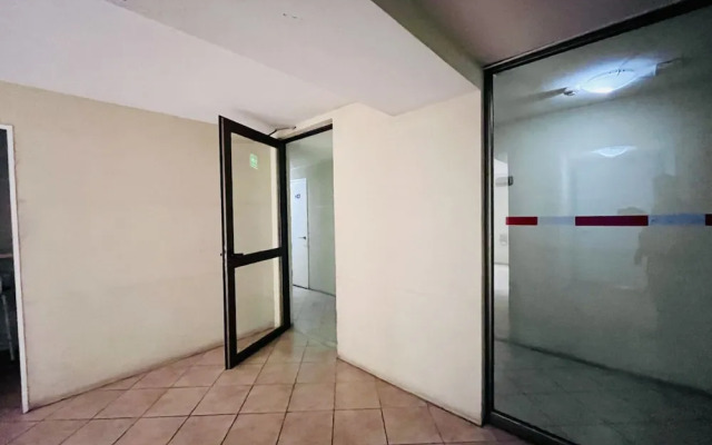 Urban Yard Bus Terminal Home Office Pool Wifi