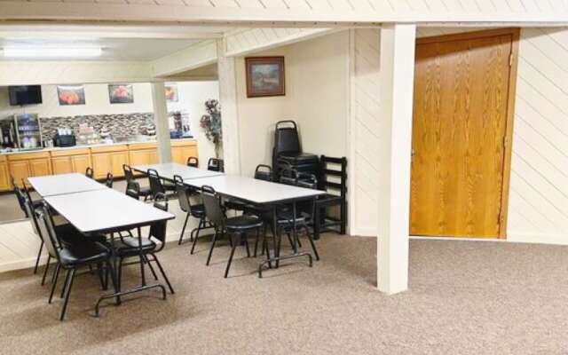 Burke Inn Motel & Suites