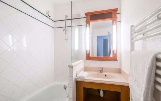 Domaine Golf Resort 13238