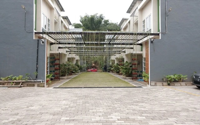 Oyo 620 The Peak Guest House Syariah