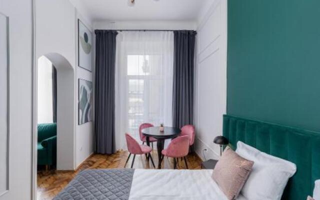 Old Town Apartment