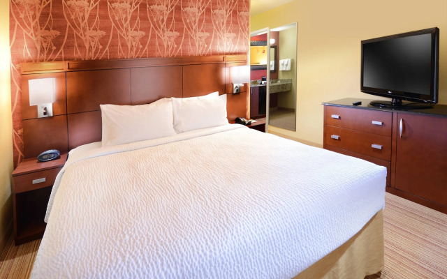 Courtyard by Marriott Dallas Plano in Legacy Park