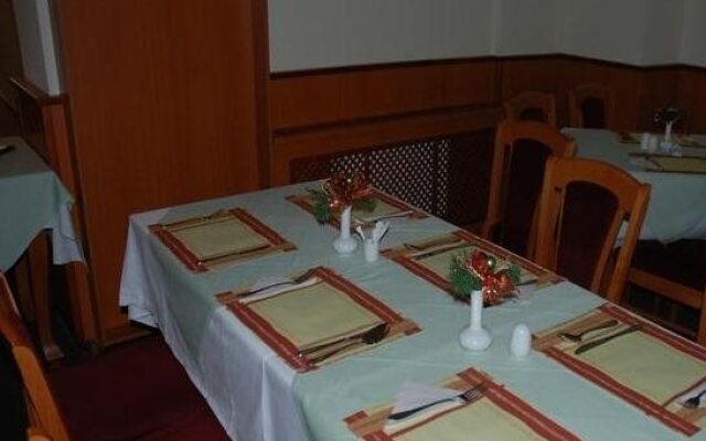 Hotel Modena
