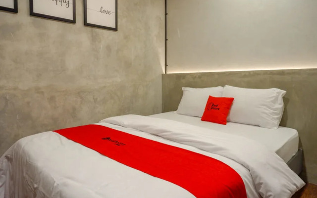 RedDoorz Plus near Kawasan Sam Poo Kong Semarang
