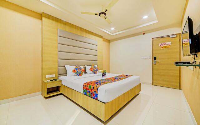 OYO 14745 Veeraj Suites