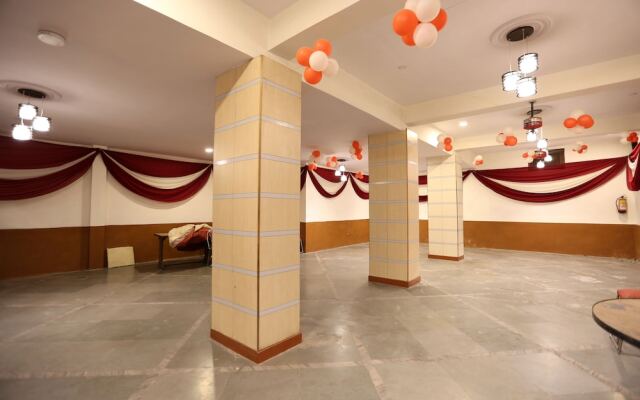 Oyo 8876 Hotel Sarthi