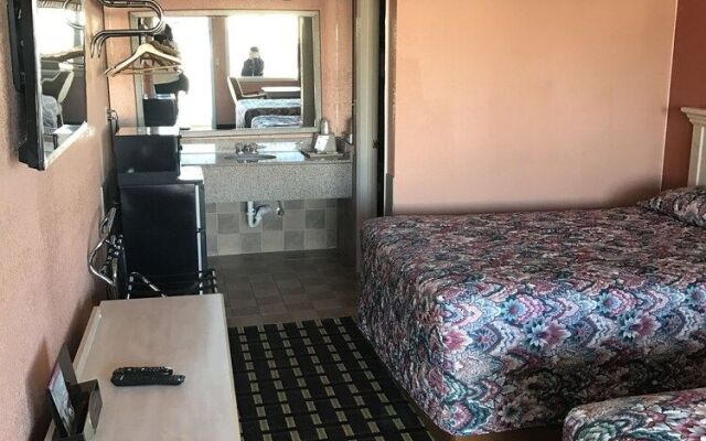 Travelodge by Wyndham Thomasville AL