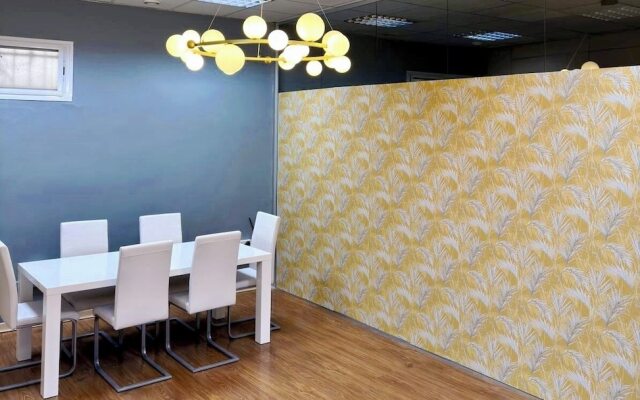 Hostel Acacias