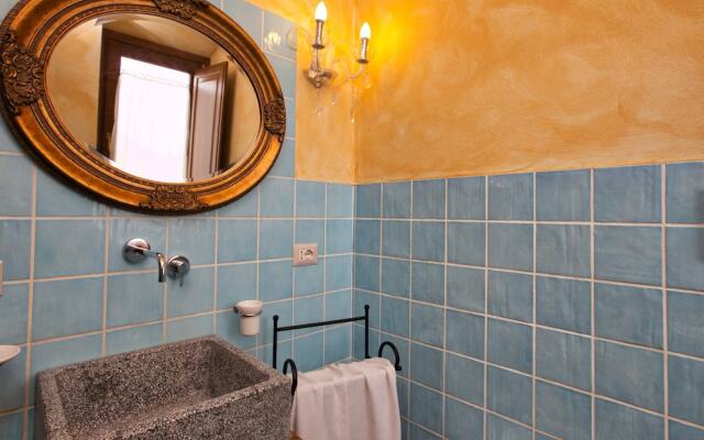 Charming Tuscan Farmhouse