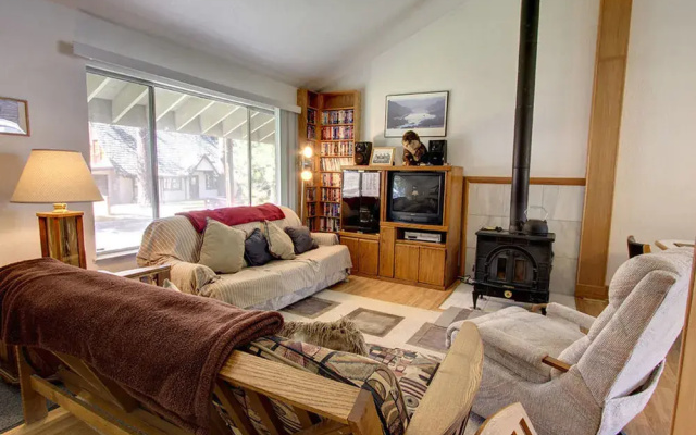Affordable and Stylish South Lake Cabin by RedAwning