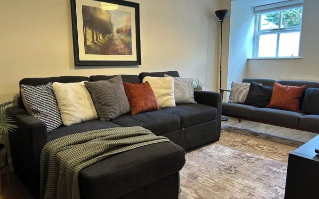 Cozy Manchester Hideaway With 2 Bedrooms