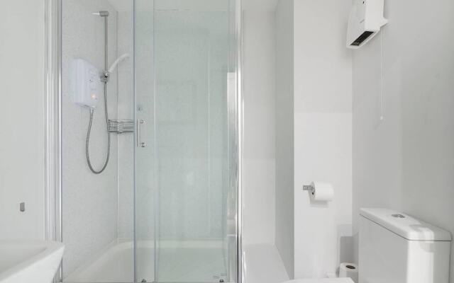 Sparkling Clean 2BR City Centre Apartment