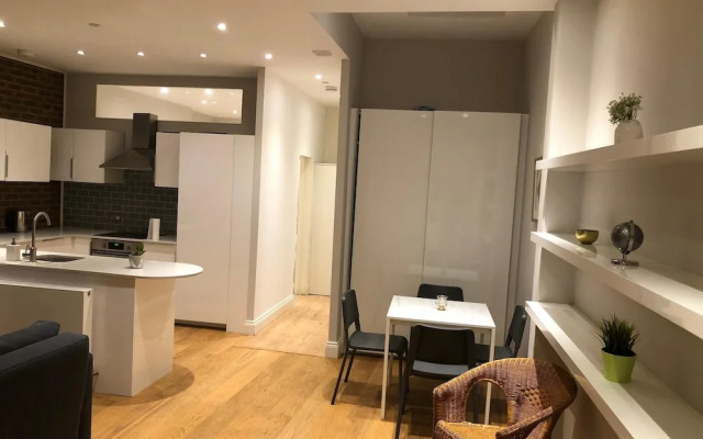 Stamford Brook Apartments