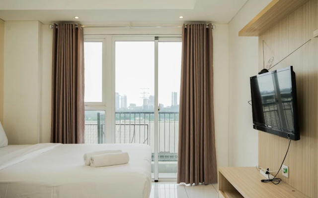 Minimalist And Warm Studio Casa De Parco Apartment – Guest Rooms – Legok