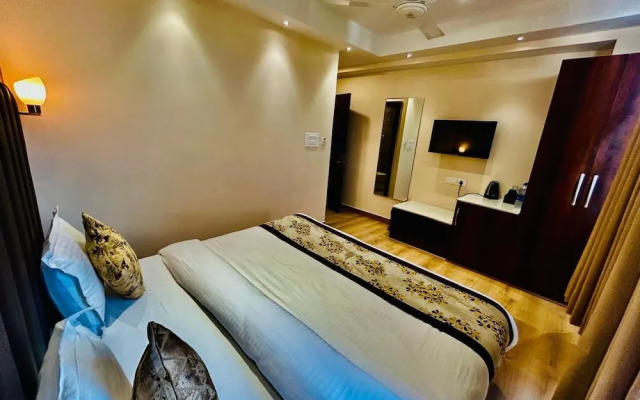 Grand Pinnacle Lucknow