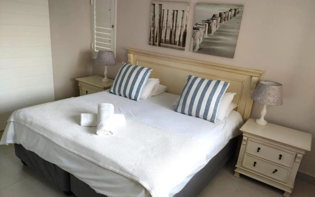 11 Cormoran Umhlanga