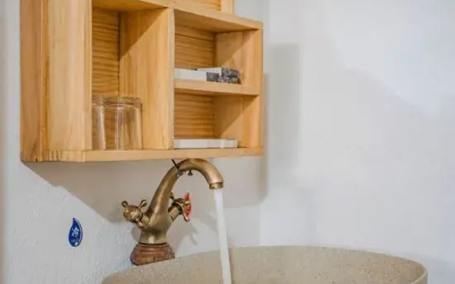 Dali Lingdaojiu Homestay (Dali Ancient Town Branch)