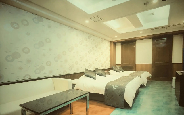Hotel Revoir - Adults Only