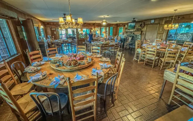 Hemlock Lodge
