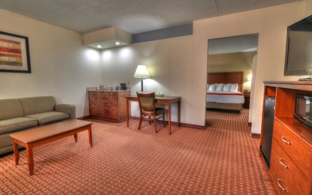 Crossroads Inn & Suites