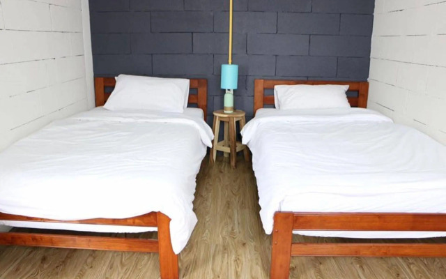 Norn Nung Len Cafe & Hostel