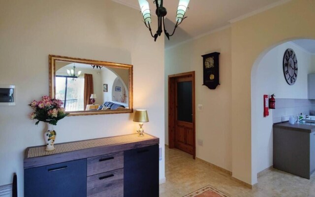 Peaceful Haven With Stunning Views Close to sea