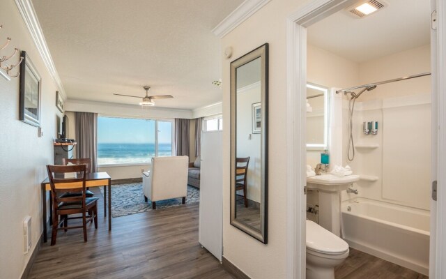 Sailor Jack's Oceanfront Inn