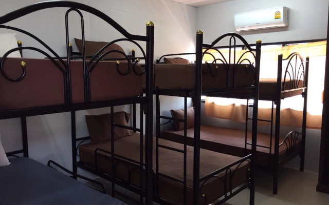 V2 Seagate Hip Hotel - Hostel