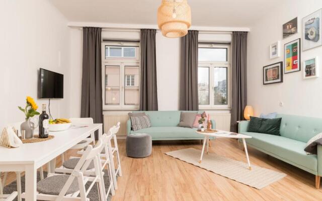 Spittelau Chillout Lounge by ichbucheAT