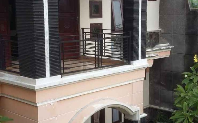 Sakinah Homey near Kutisari Road