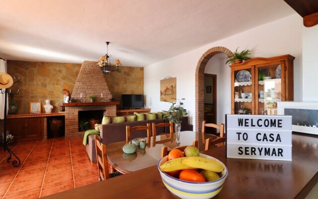 1143 Villa Serymar