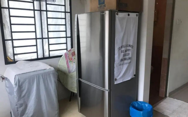 Sunny terrace house 5min Stulang Laut CIQ SOGO KSL 2BR 7Pax – Guest Rooms – Johor Bahru