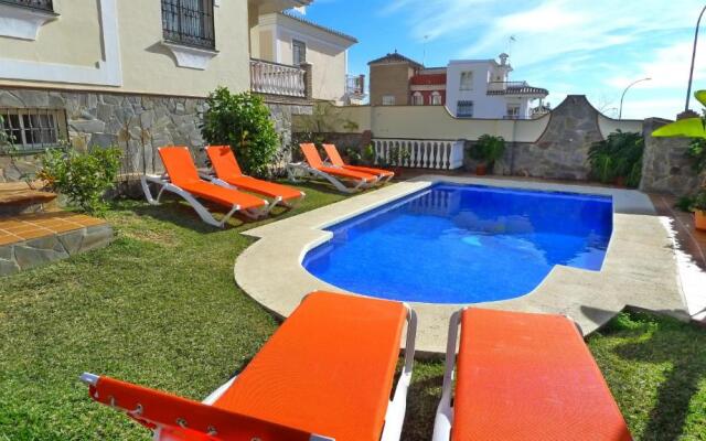 R1044 - Villa Karina