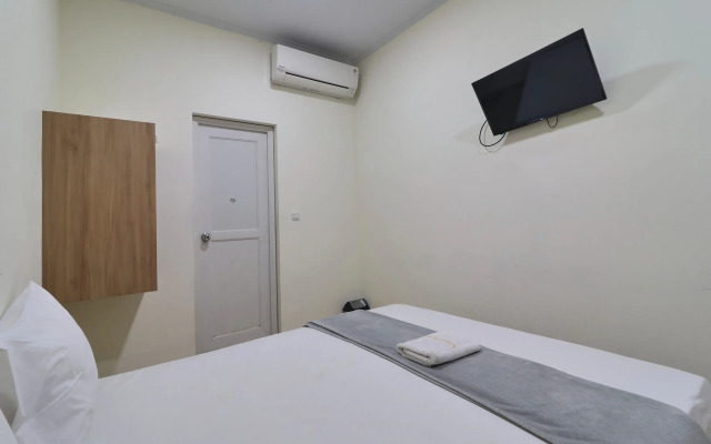 Aranis Hotel