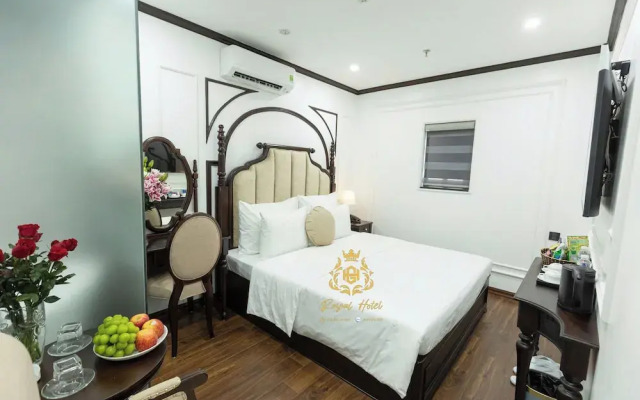 Royal Hotel Me Tri Ha