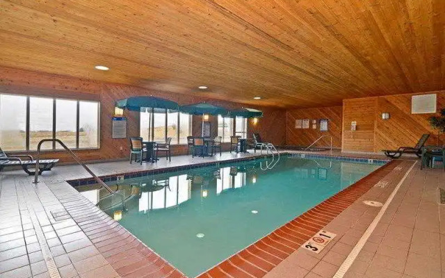 Best Western Napoleon Inn & Suites