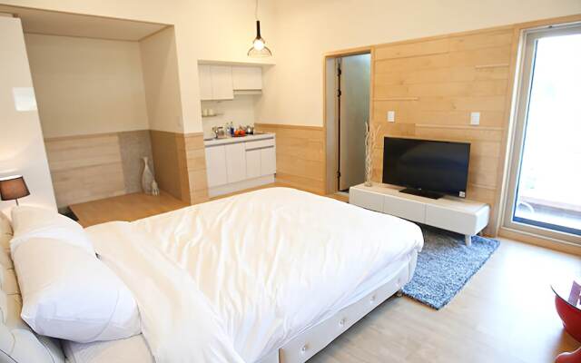 Yeongwol River Palace Pension